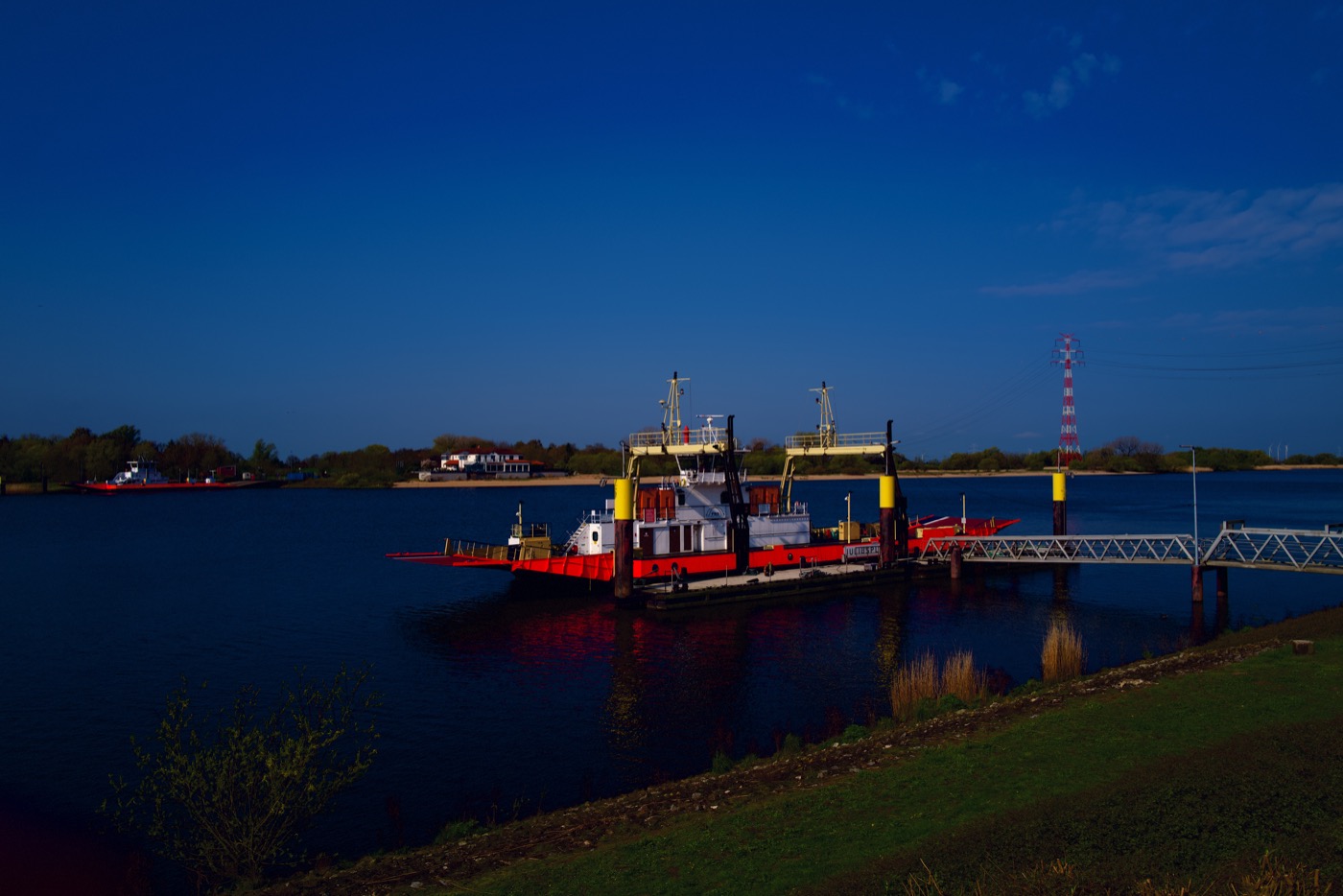 Lush preset reference render from the Leica Q2 source frame.