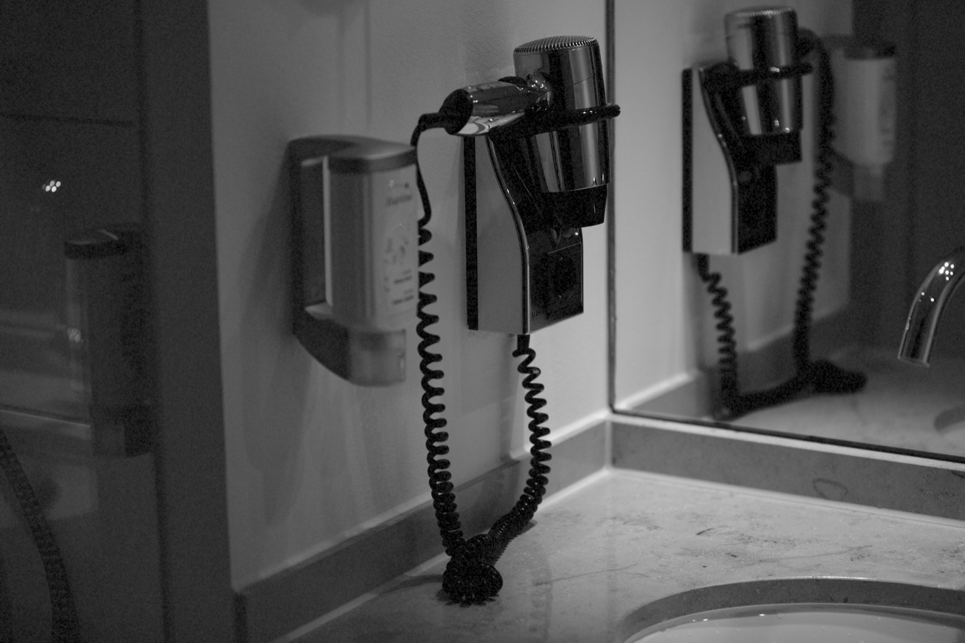 Noir preset reference render from the Canon EOS 5D Mark III source frame.